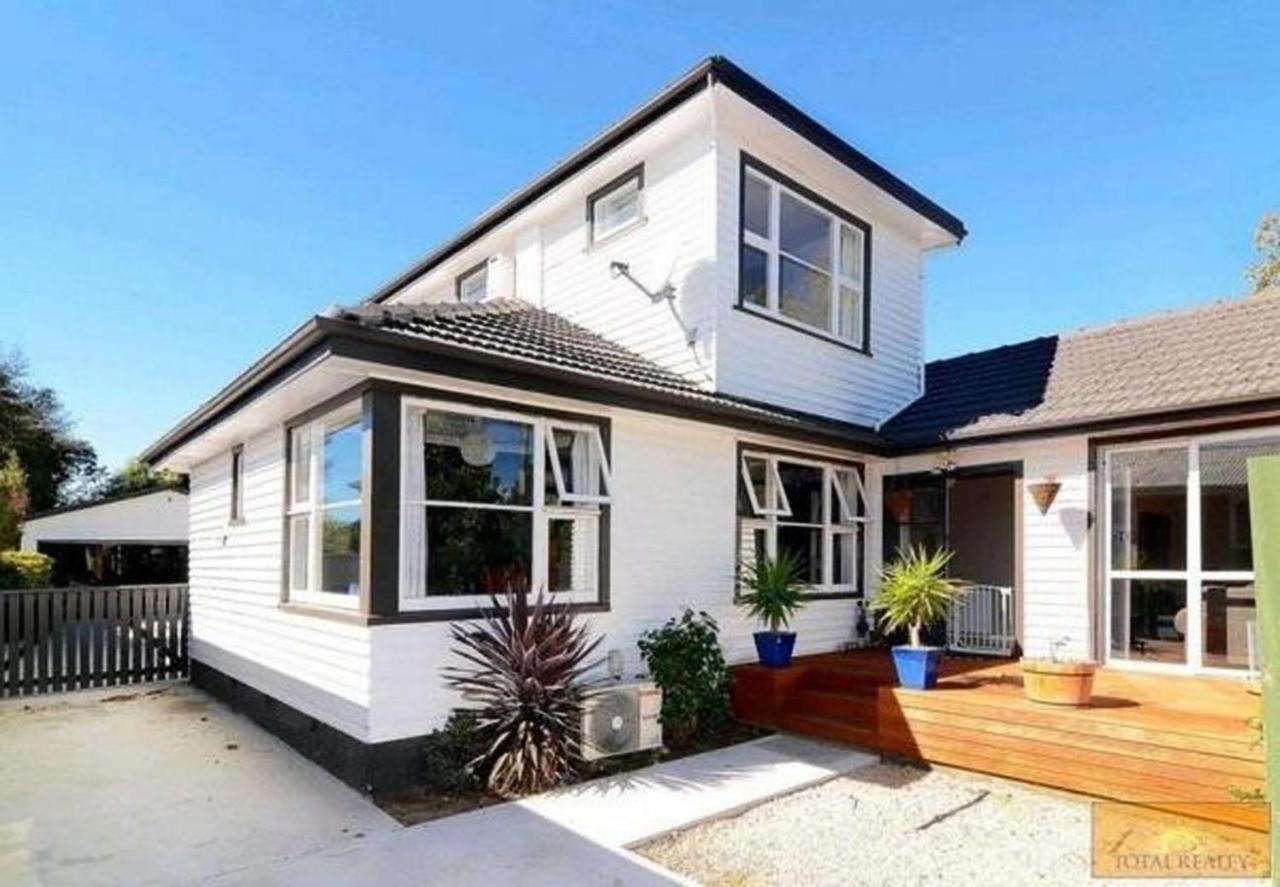 Outdoor Living In Christchurch Exterior photo